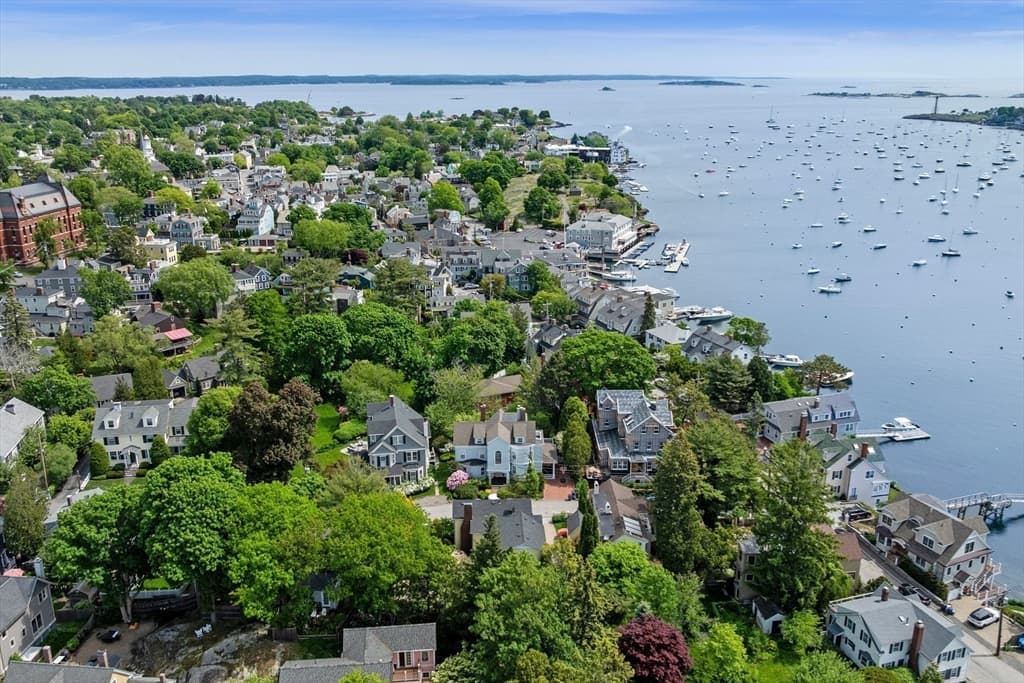 Condominium at 20 Mechanic Square # 2, Marblehead MA 01945, Marblehead, photo 31 of 35