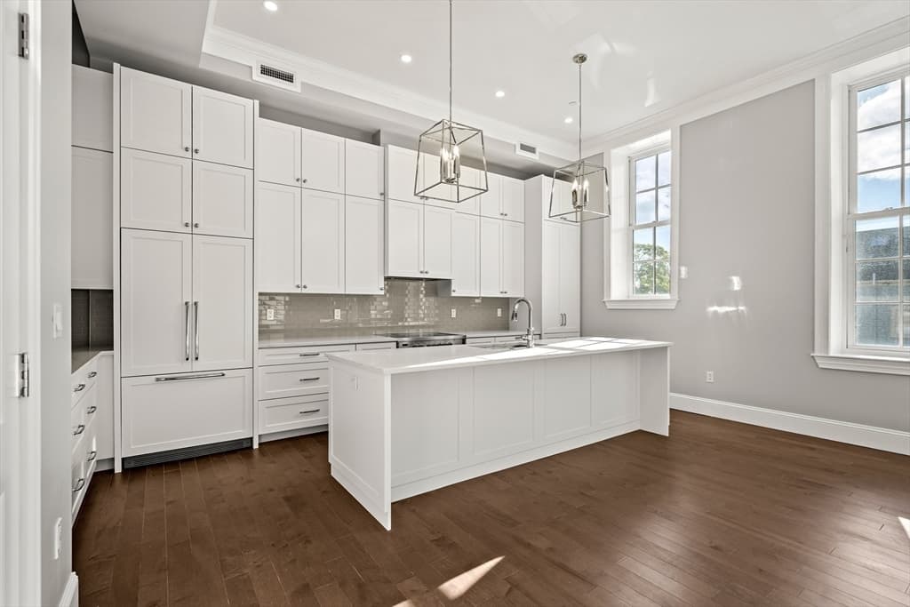 Condominium at 20 Mechanic Square # 2, Marblehead MA 01945, Marblehead, photo 8 of 35