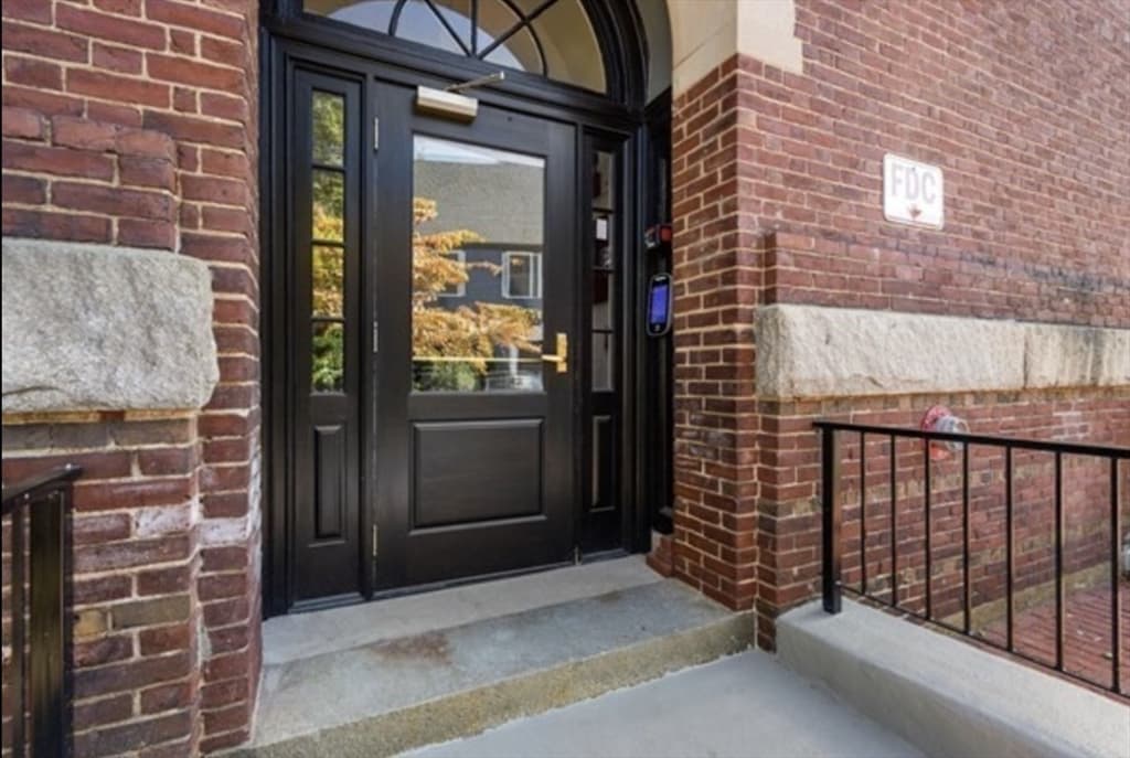 Condominium at 20 Mechanic Square # 2, Marblehead MA 01945, Marblehead, photo 25 of 35