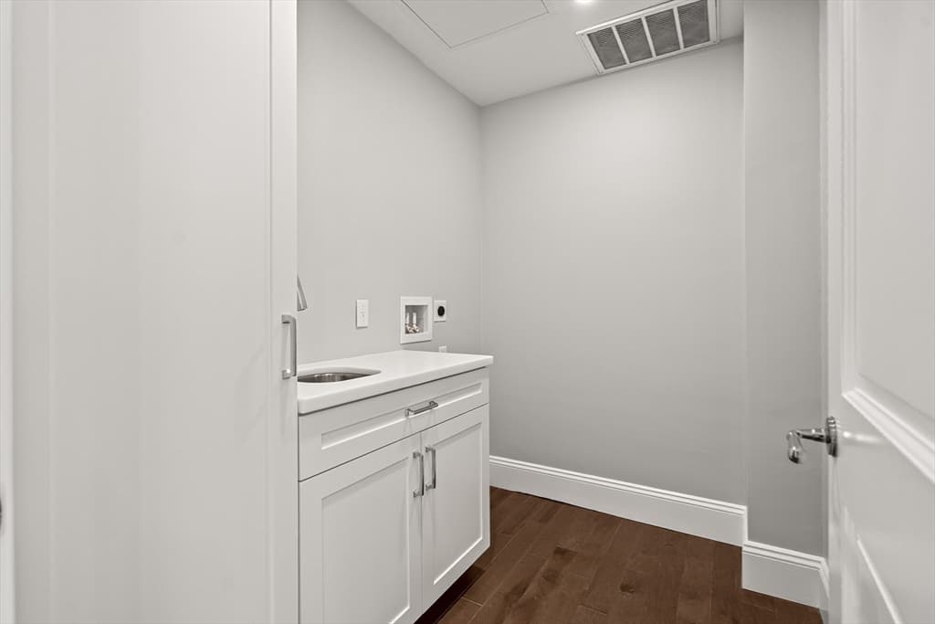 Condominium at 20 Mechanic Square # 2, Marblehead MA 01945, Marblehead, photo 21 of 35