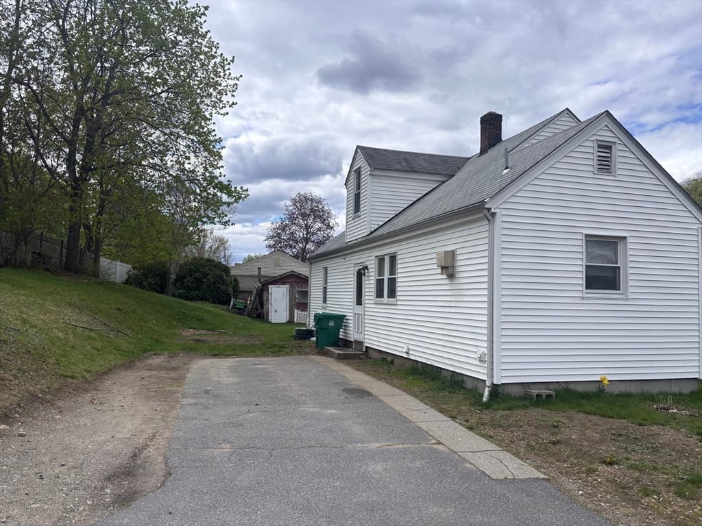 Single Family Residence at 349 Oak St, Clinton MA 01510, Clinton, photo 3 of 16