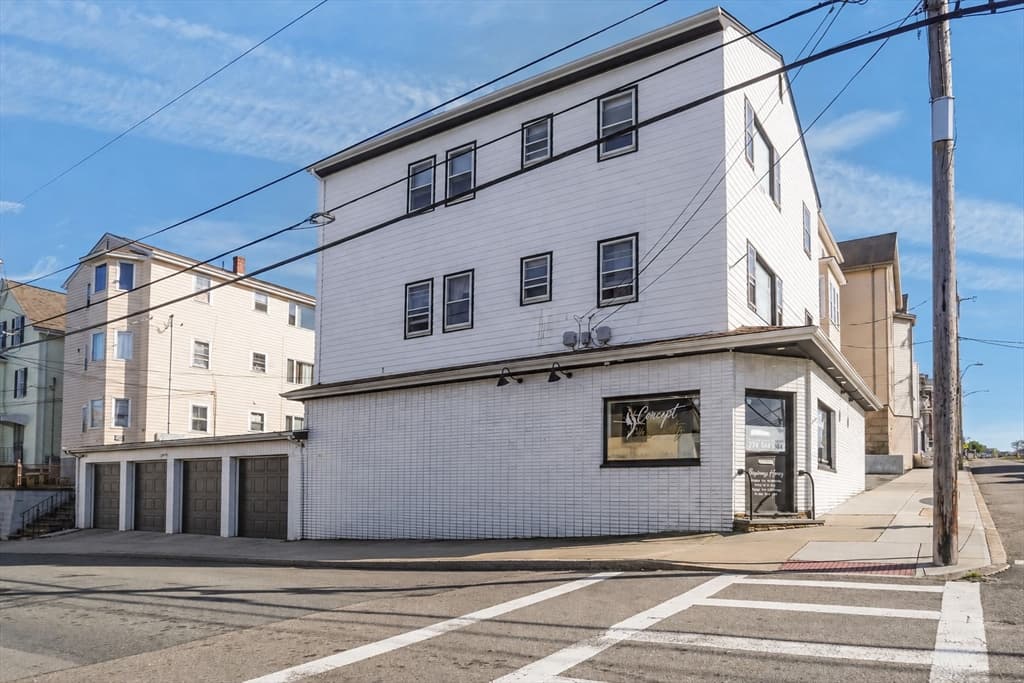 284 Broadway, Fall River MA 02721
