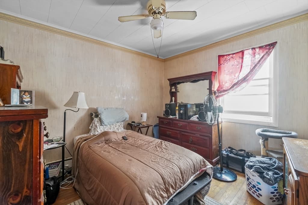 3 Family at 284 Broadway, Fall River MA 02721, photo 24 of 42