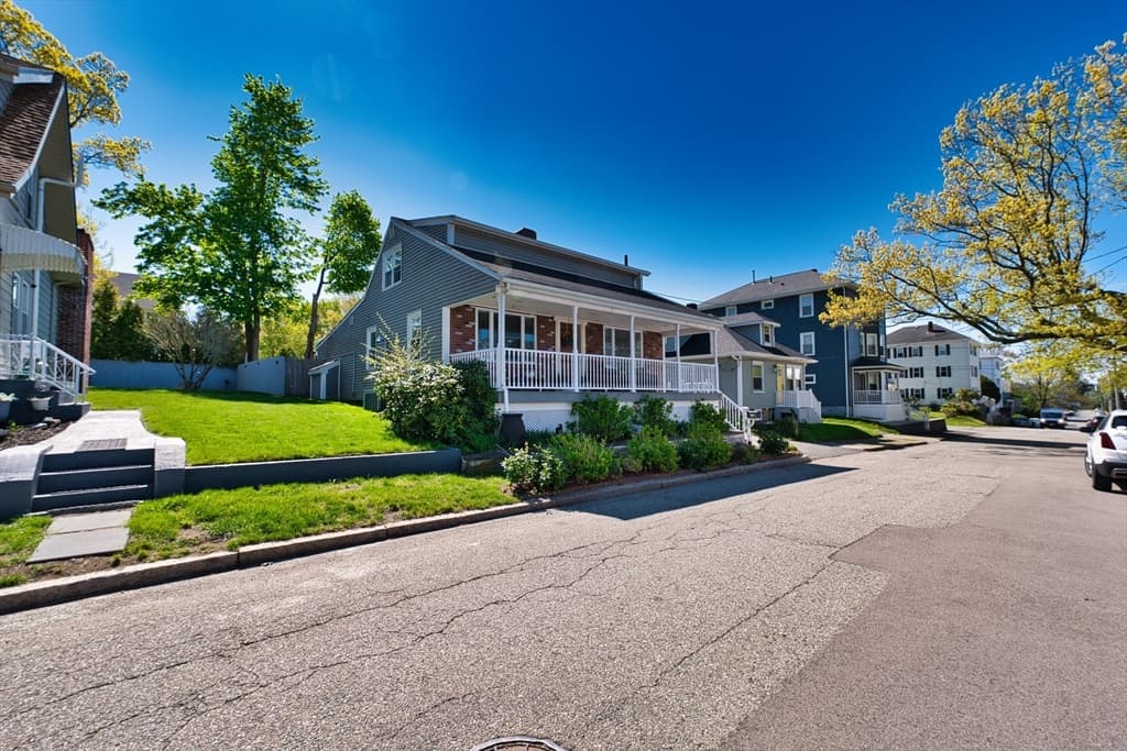 235 Chavenson St, Fall River MA 02723