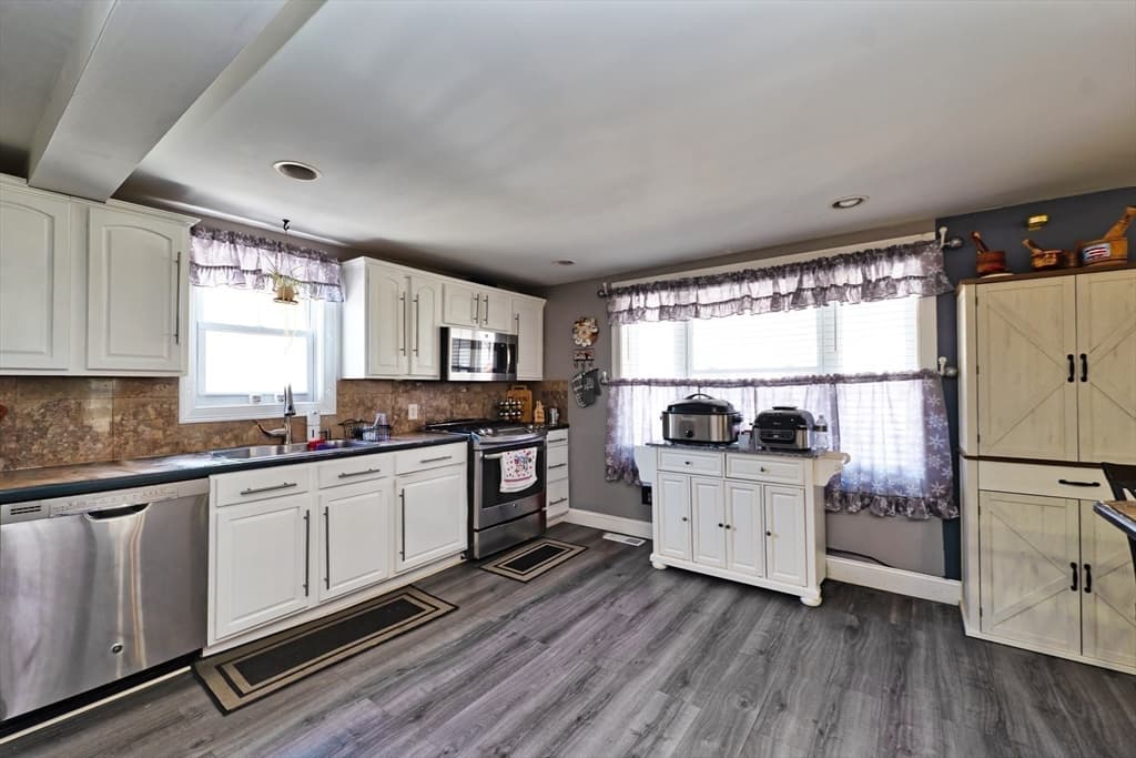 235 Chavenson St, Fall River MA 02723 photo 10
