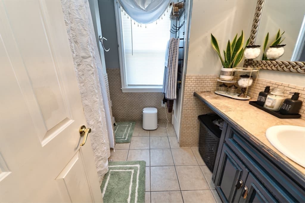235 Chavenson St, Fall River MA 02723 photo 29