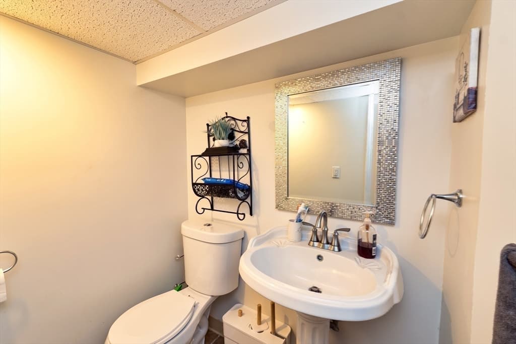 235 Chavenson St, Fall River MA 02723 photo 25
