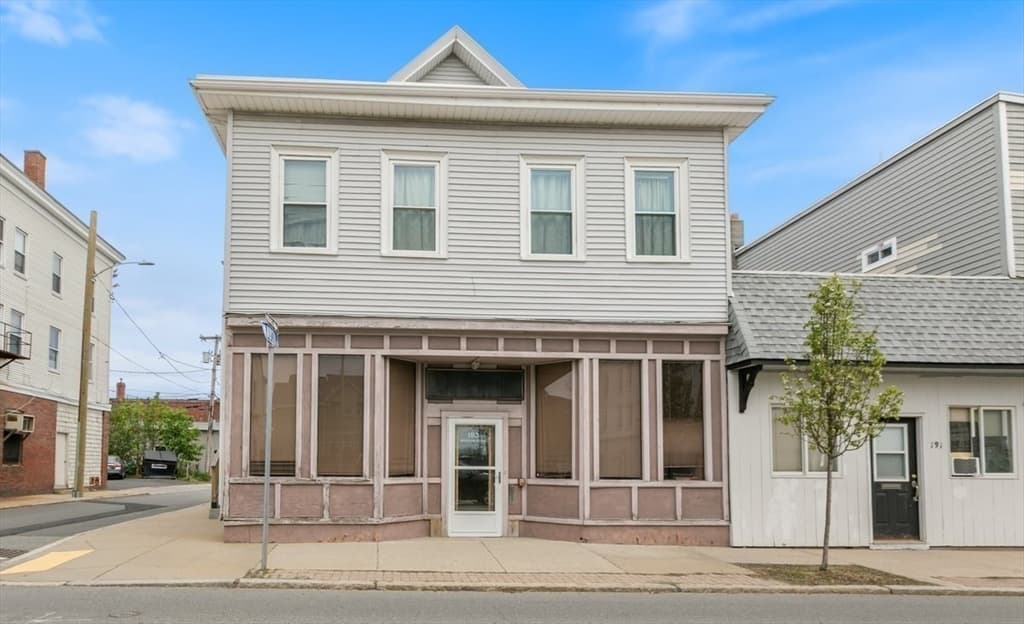 193-195 Winthrop St, Winthrop MA 02152