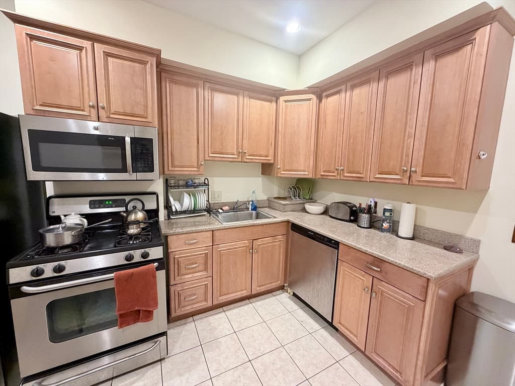 35 Westbourne Ter # 2, Brookline MA 02446 photo 12