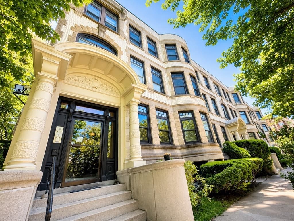 35 Westbourne Ter # 2, Brookline MA 02446