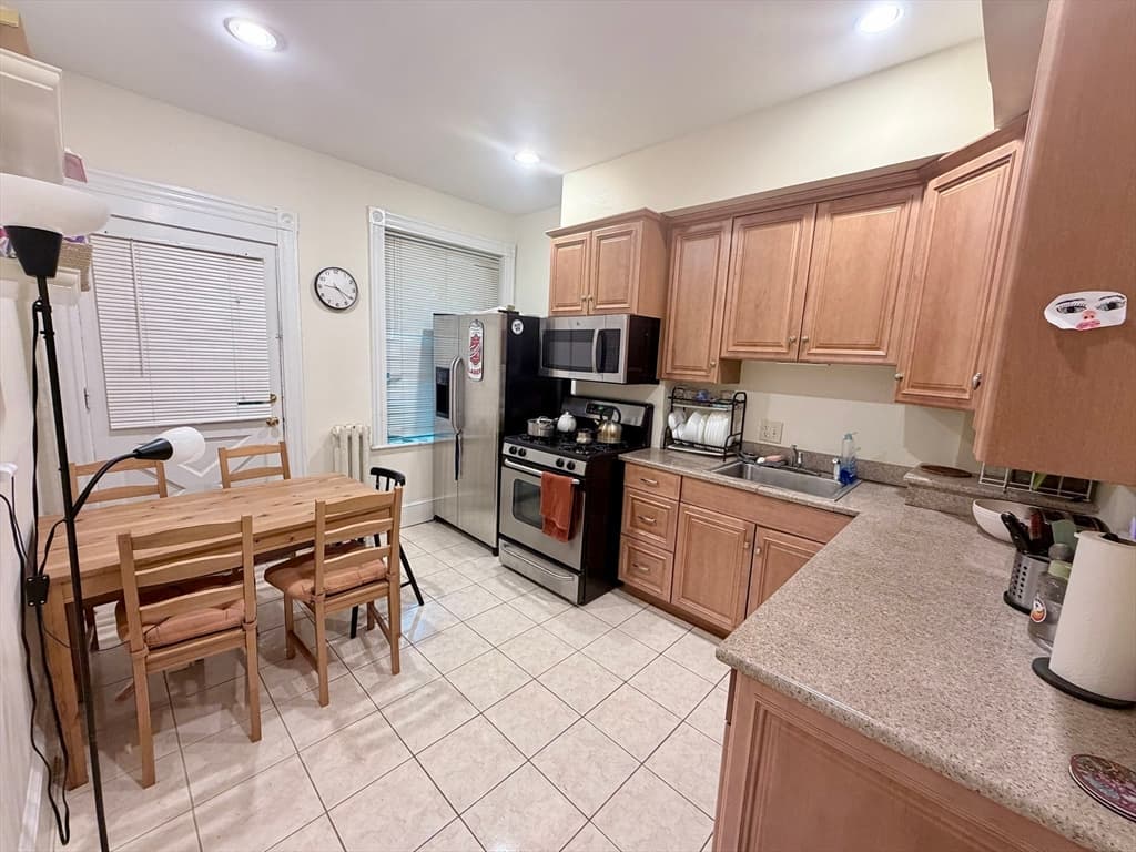 35 Westbourne Ter # 2, Brookline MA 02446 photo 11