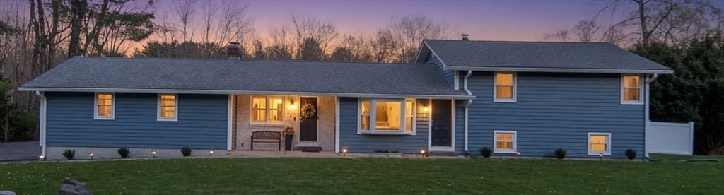 Single Family Residence at 118 North St, Grafton MA 01519, photo 2 of 29