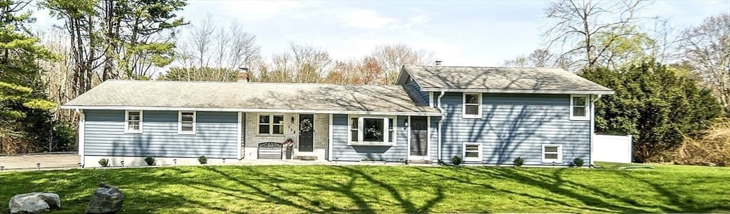 Single Family Residence at 118 North St, Grafton MA 01519, photo 3 of 29