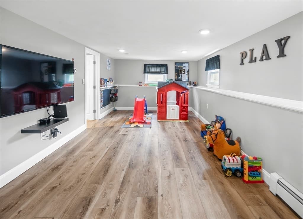 Single Family Residence at 118 North St, Grafton MA 01519, photo 15 of 29