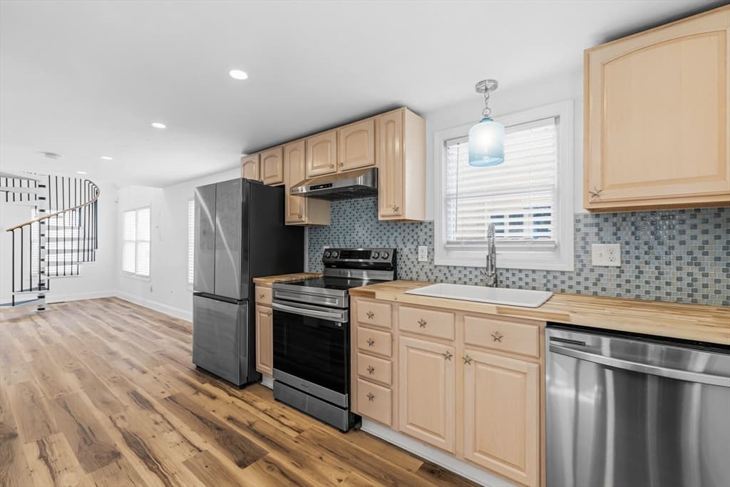 8 Cottage St, Wareham MA 02571 photo 8