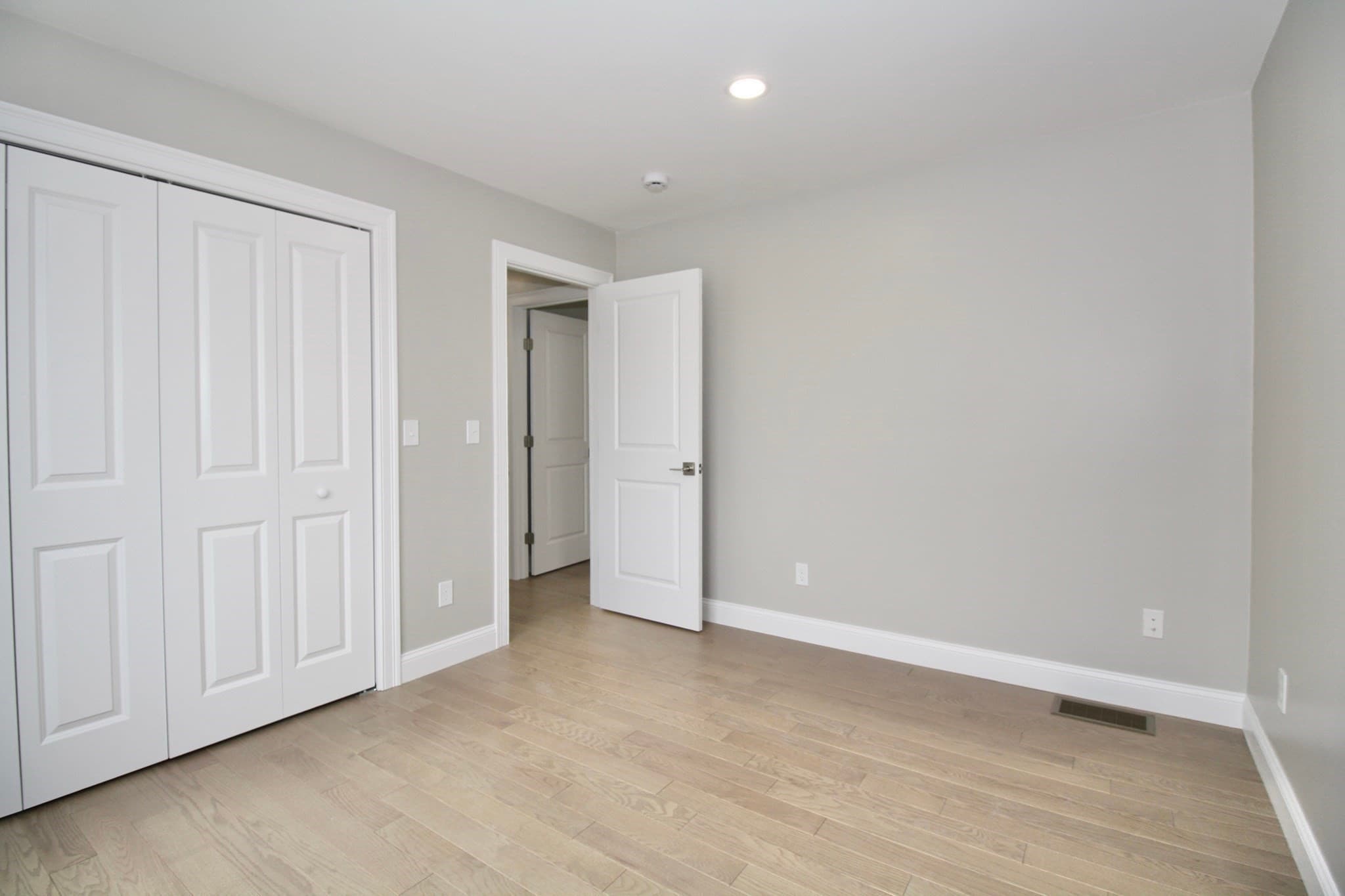 Single Family Residence at 47 Seth Daniel Drive, New Bedford MA 02745, New Bedford, photo 32 of 42