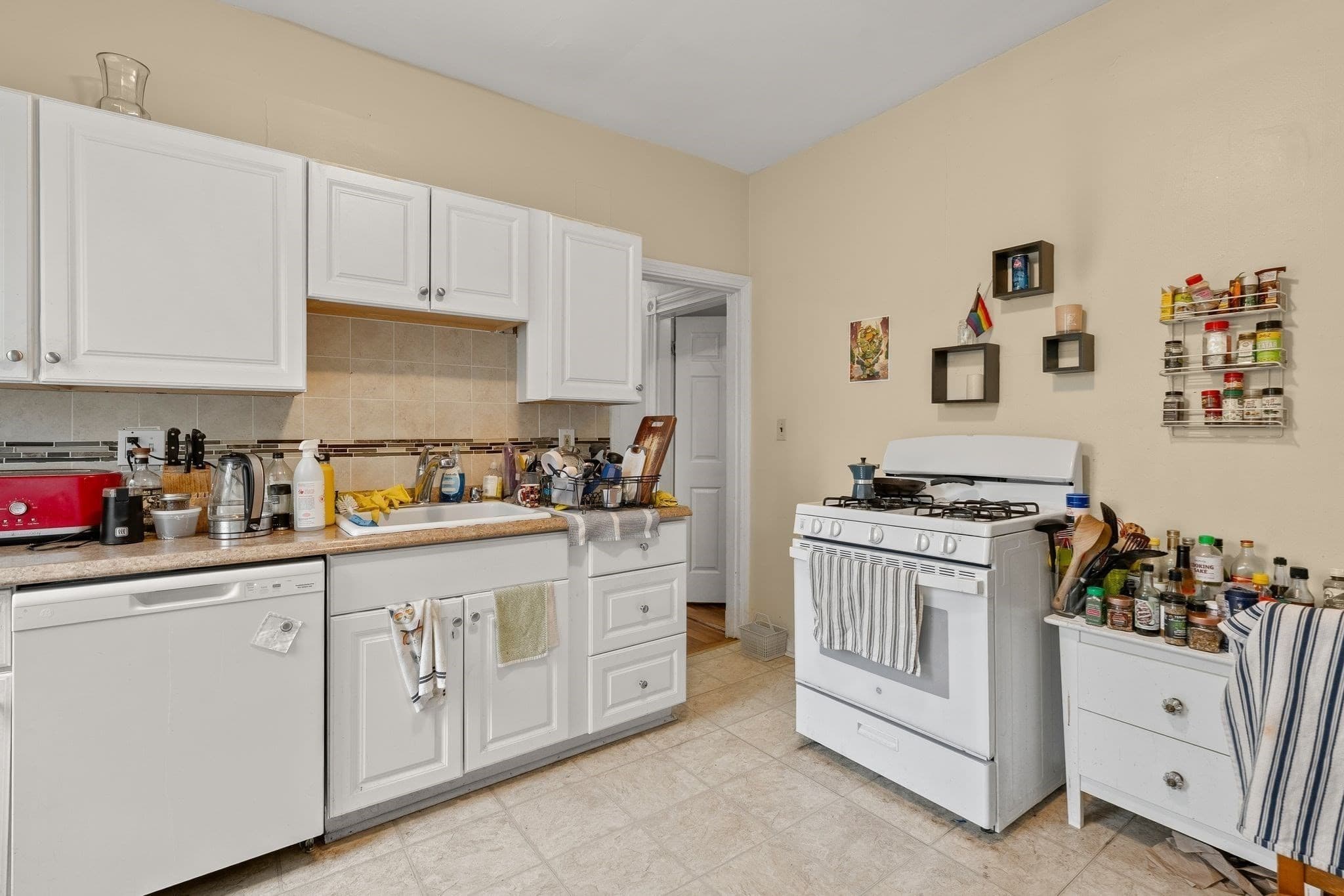 3 Family at 177 Chestnut Avenue, Boston MA 02130, photo 15 of 27