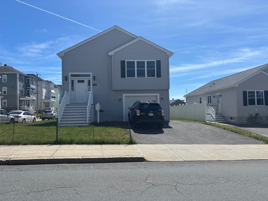 367 County St, Fall River MA 02723