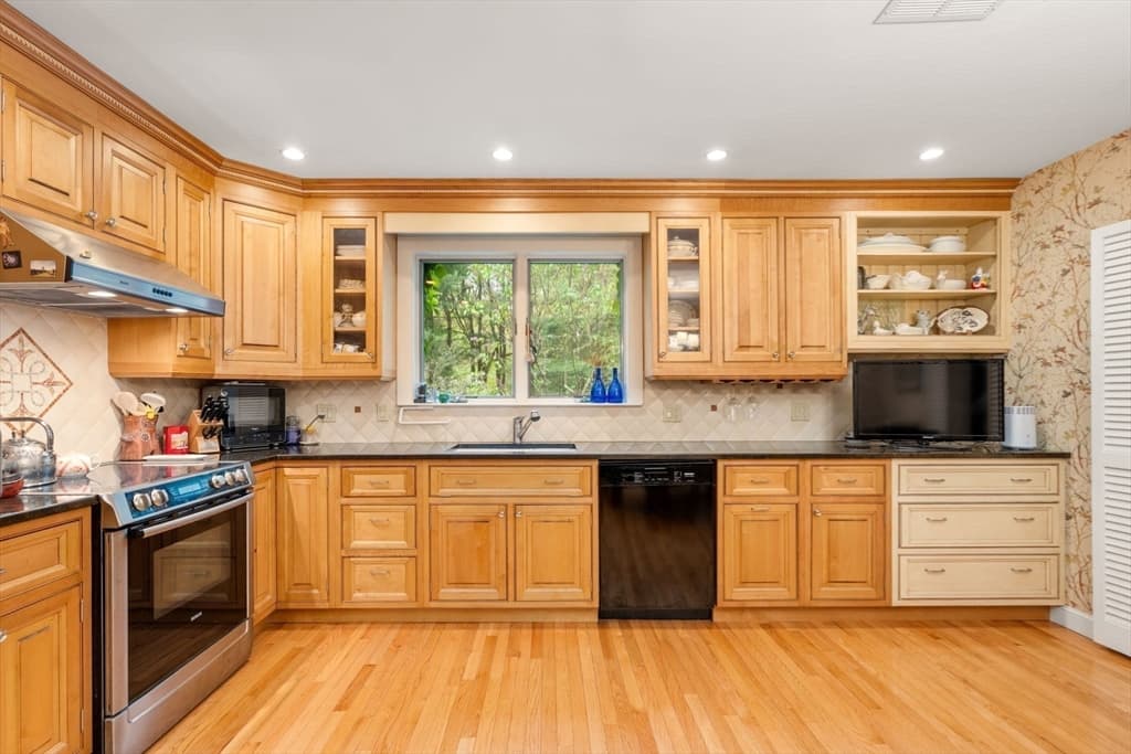 Single Family Residence at 58 Donna Road, Newton MA 02459, photo 10 of 24