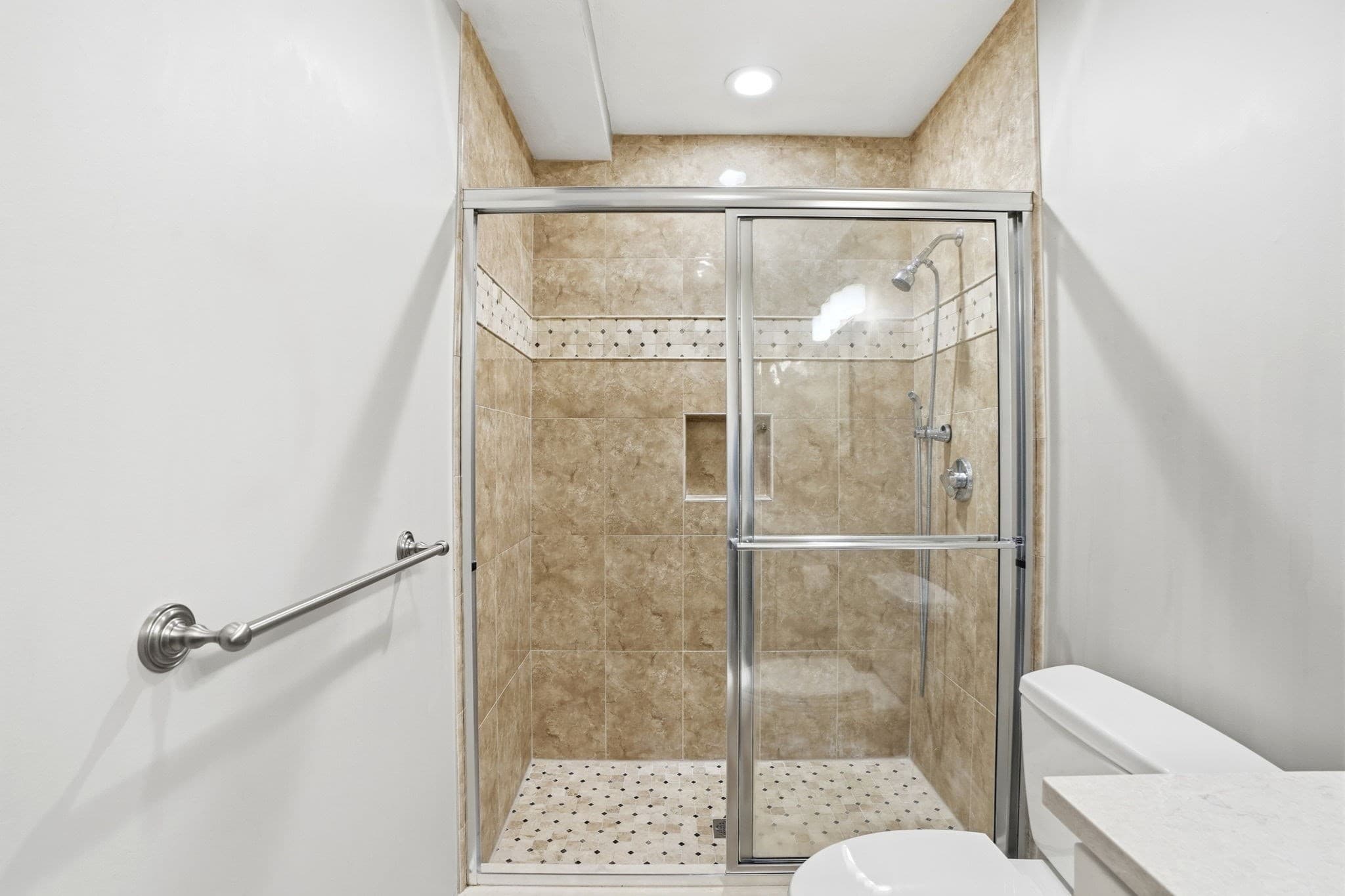Condominium at 60 Lenox St # 11, Norwood MA 02062, photo 18 of 37