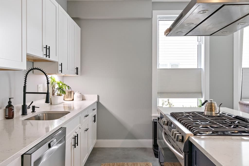 Condominium at 47 Morris St # 1, Boston MA 02128, photo 10 of 17