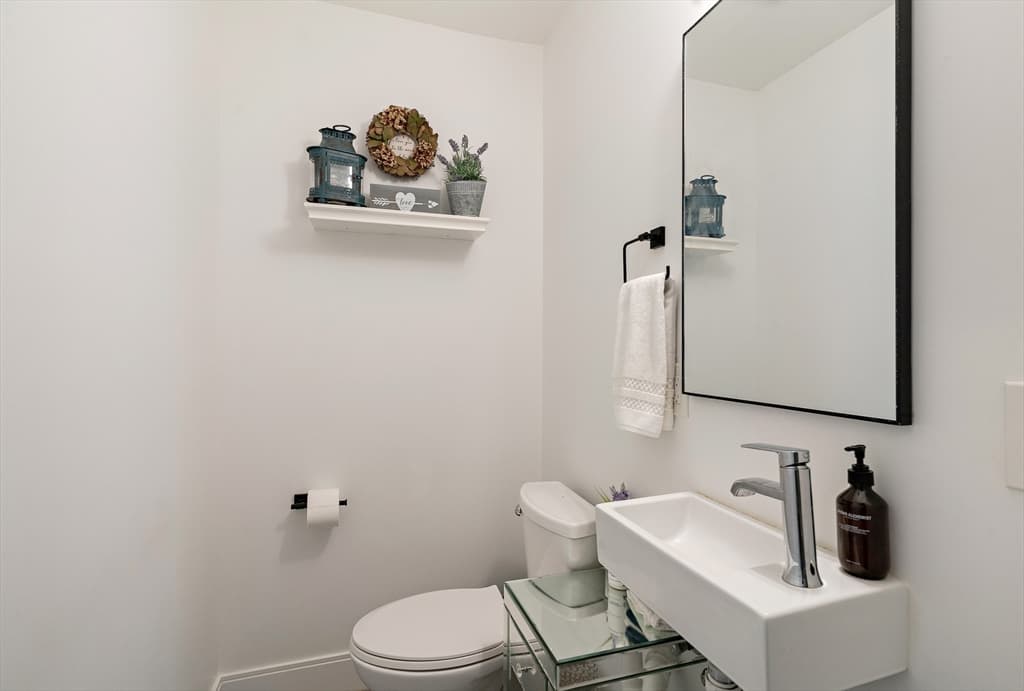 Condominium at 47 Morris St # 1, Boston MA 02128, photo 11 of 17
