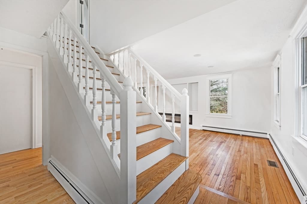 Single Family Residence at 10 Anchor Drive, Plymouth MA 02360, Plymouth, photo 9 of 42