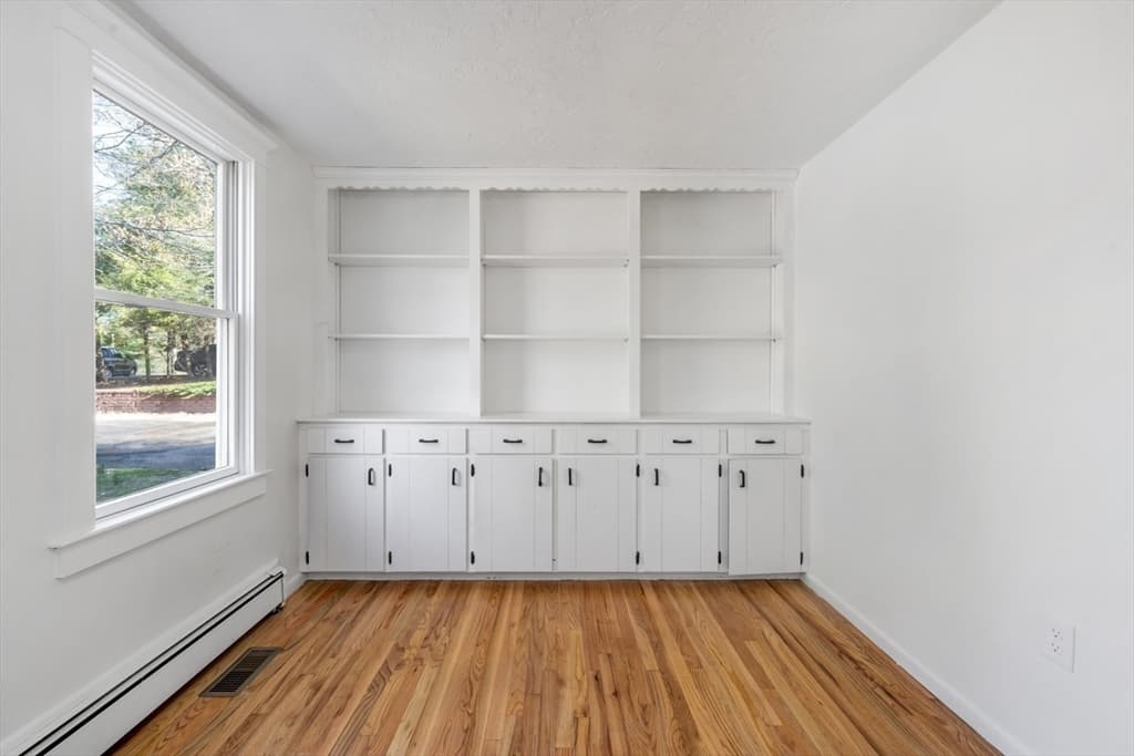 Single Family Residence at 10 Anchor Drive, Plymouth MA 02360, Plymouth, photo 15 of 42