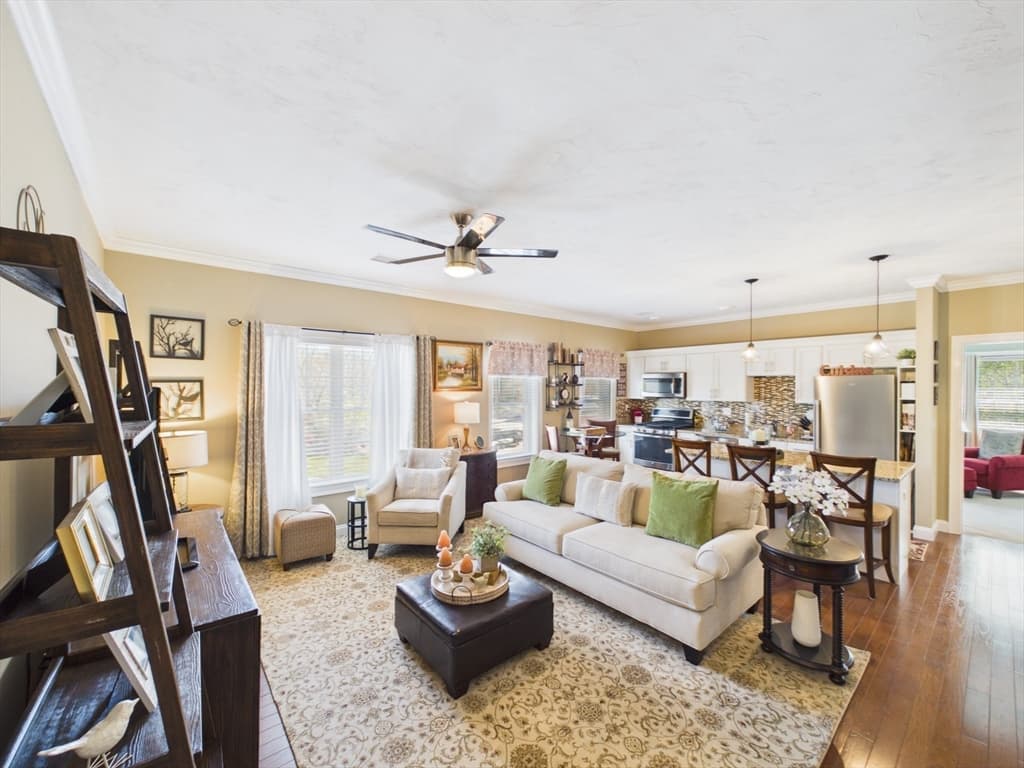 1429 Main Street # 5E, Walpole MA 02081
