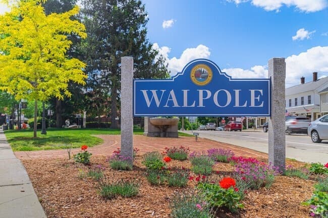 Condominium at 1429 Main Street # 5E, Walpole MA 02081, photo 41 of 42