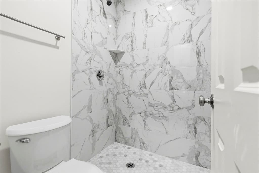 5-9 Family at 19 South Russell Street, Boston MA 02114, photo 5 of 27