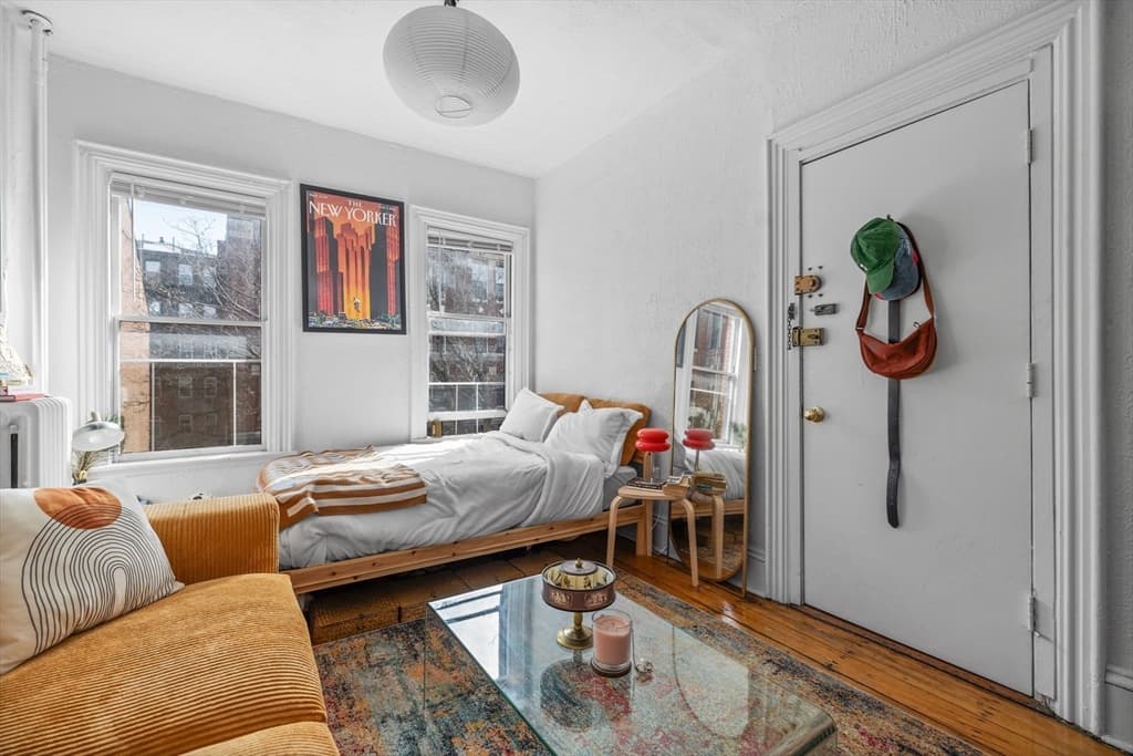 5-9 Family at 19 South Russell Street, Boston MA 02114, photo 9 of 27