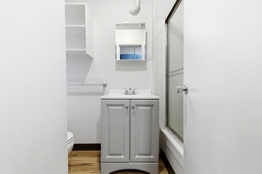 5-9 Family at 19 South Russell Street, Boston MA 02114, photo 15 of 27