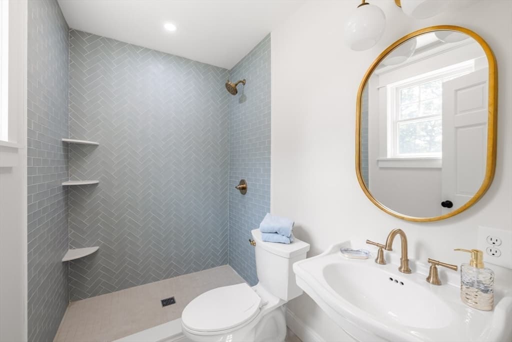 5 Pinetree Lane, Tisbury MA 02568 photo 8