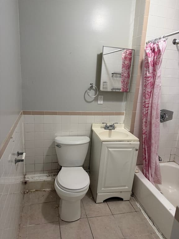 5-9 Family at 150 Walnut Avenue, Boston MA 02119, photo 2 of 22
