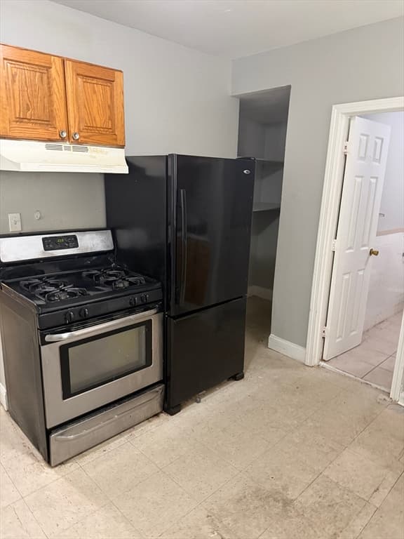 5-9 Family at 150 Walnut Avenue, Boston MA 02119, photo 3 of 22