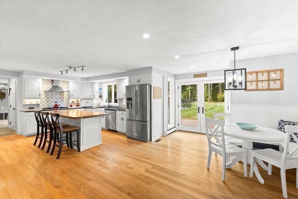 Single Family Residence at 1125 School St, Mansfield MA 02048, Mansfield, photo 13 of 42