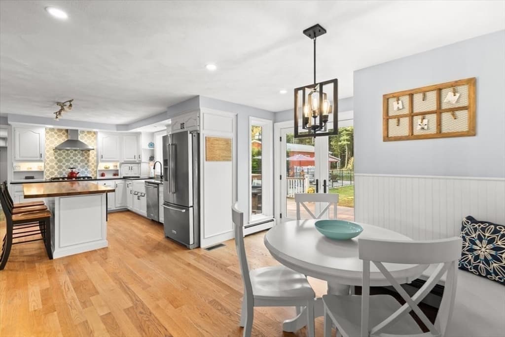 Single Family Residence at 1125 School St, Mansfield MA 02048, Mansfield, photo 17 of 42