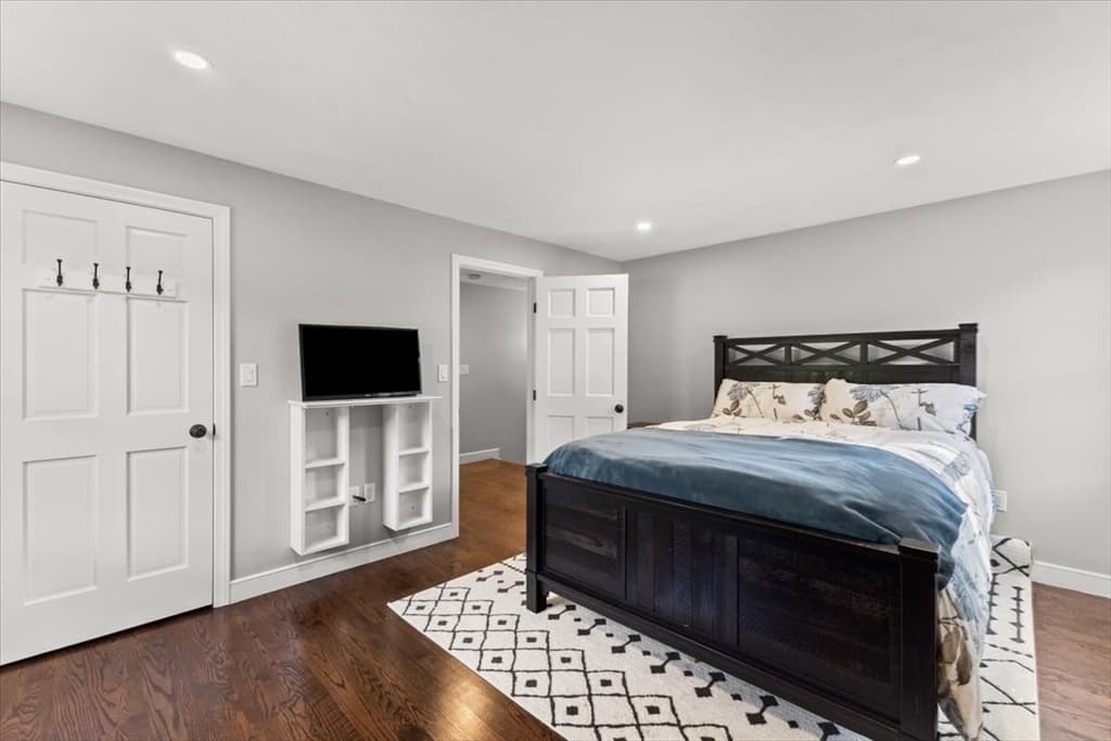 Single Family Residence at 1125 School St, Mansfield MA 02048, Mansfield, photo 32 of 42