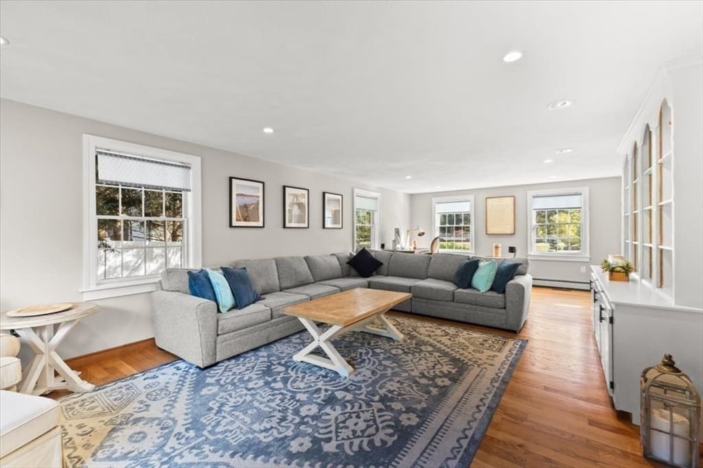 Single Family Residence at 1125 School St, Mansfield MA 02048, Mansfield, photo 10 of 42