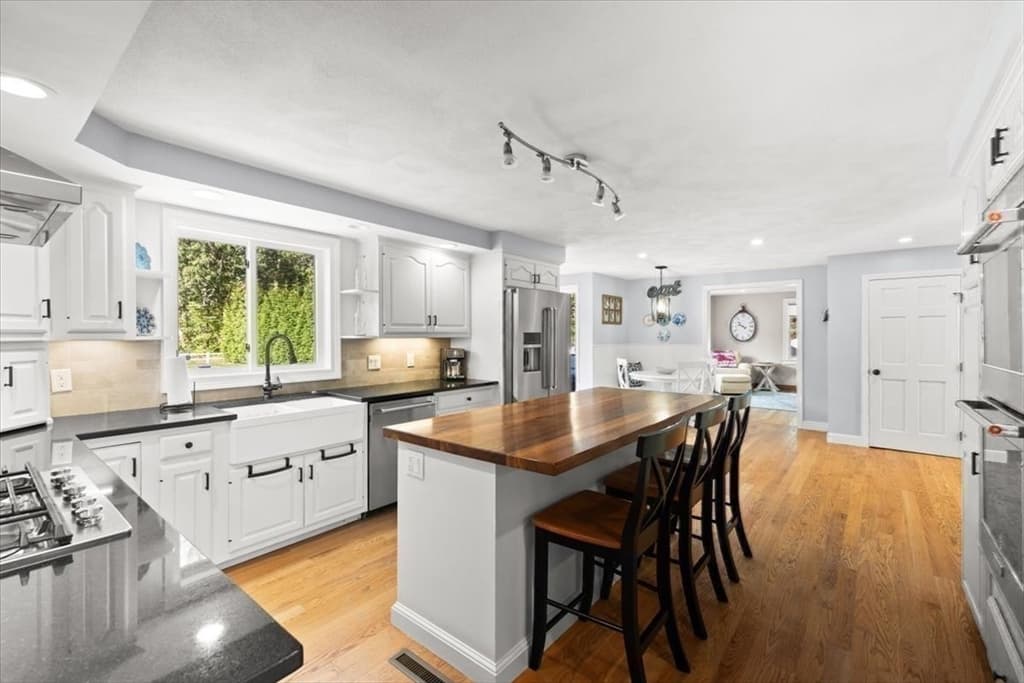 Single Family Residence at 1125 School St, Mansfield MA 02048, Mansfield, photo 15 of 42