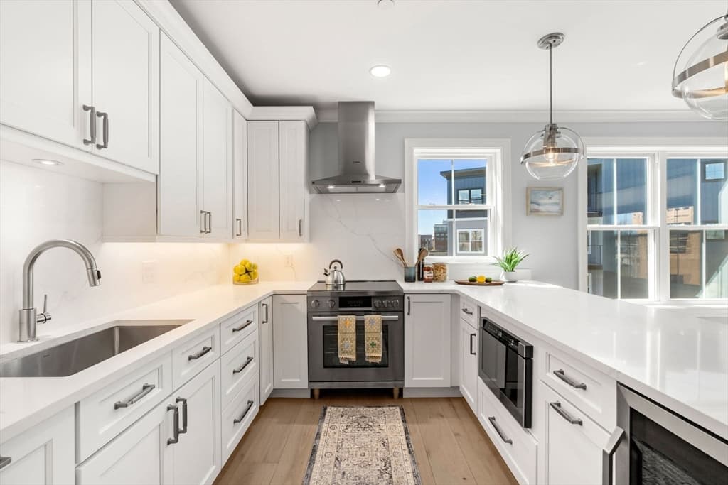 Condominium at 16 Franklin Street # 2401, Salem MA 01970, photo 5 of 42