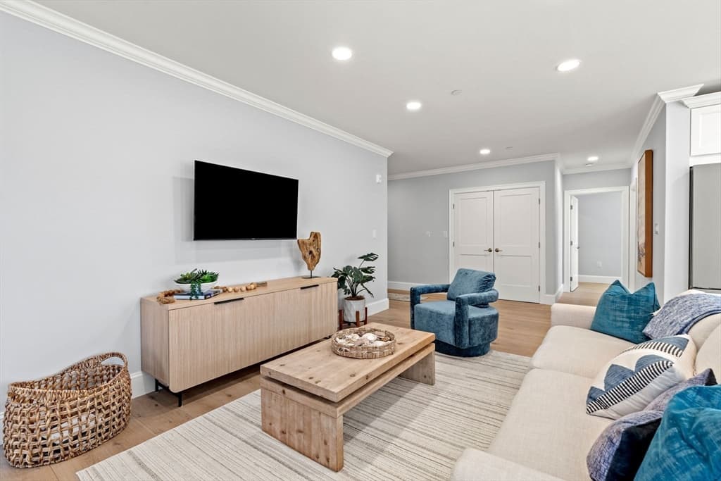 Condominium at 16 Franklin Street # 2401, Salem MA 01970, photo 14 of 42