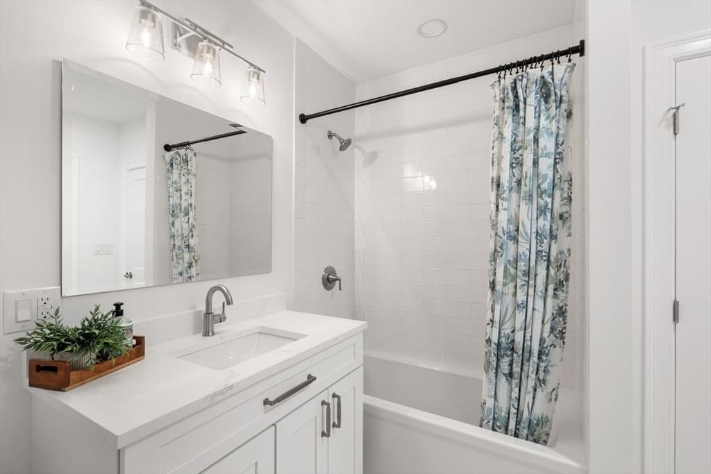 Condominium at 16 Franklin Street # 2401, Salem MA 01970, photo 29 of 42