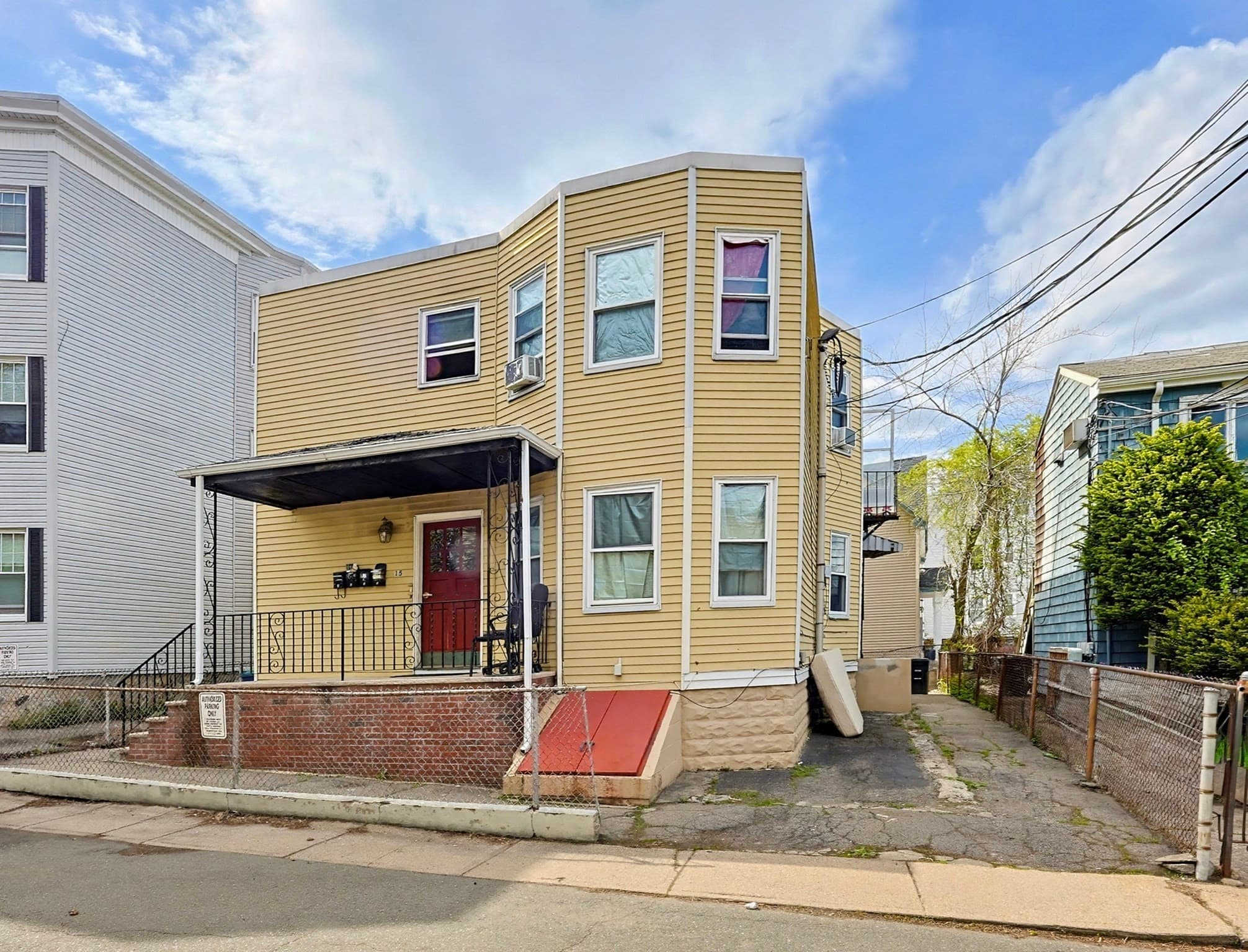 4 Family at 15 Kenneson Rd, Somerville MA 02145, photo 2 of 18