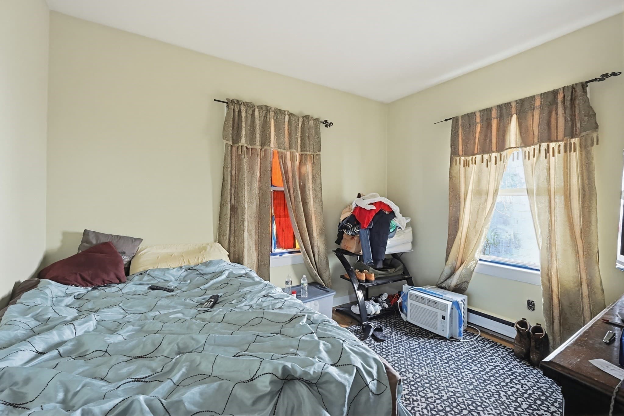 4 Family at 15 Kenneson Rd, Somerville MA 02145, photo 13 of 18