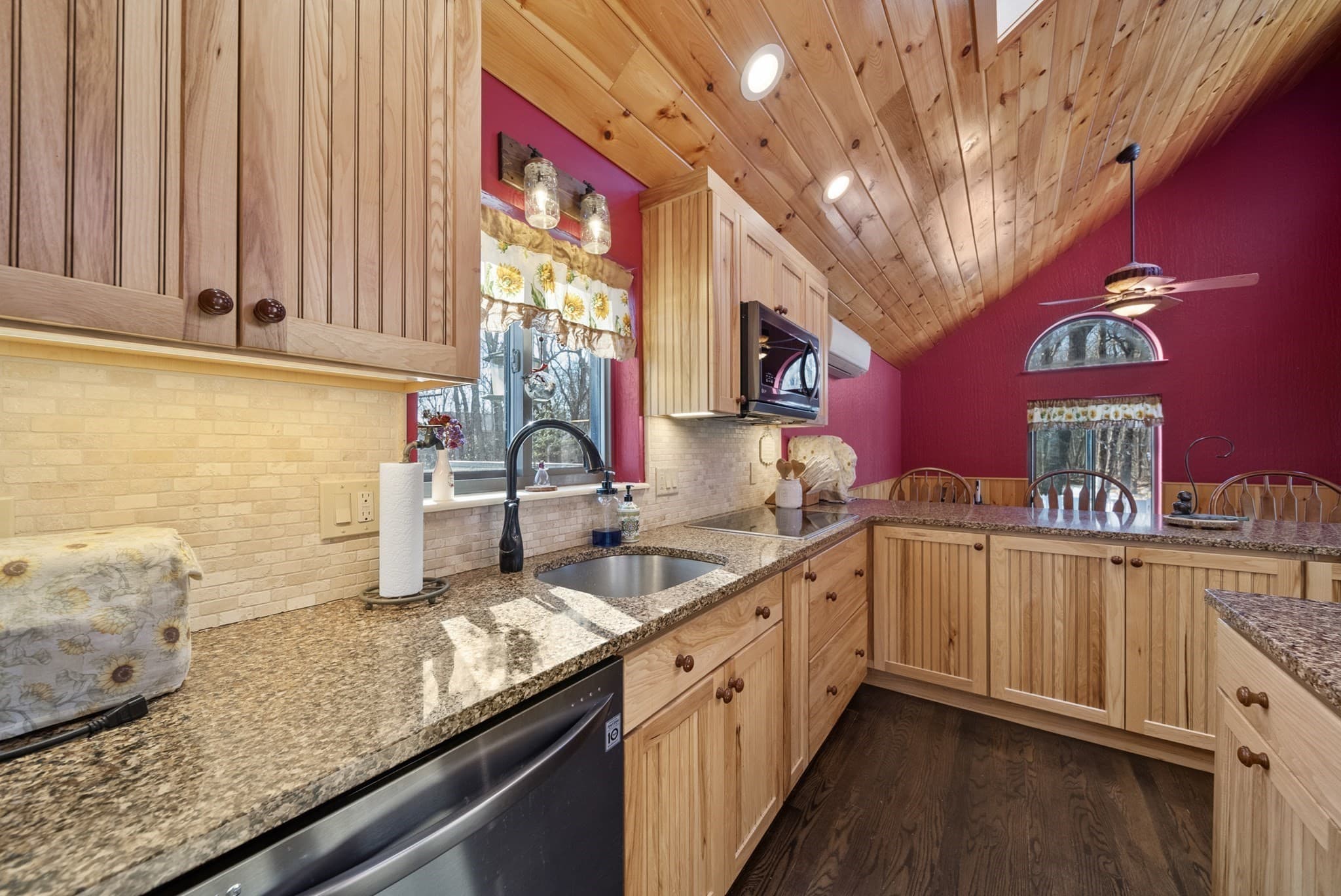 Single Family Residence at 2 Remington Court, Derry NH 03038, Derry, photo 6 of 39