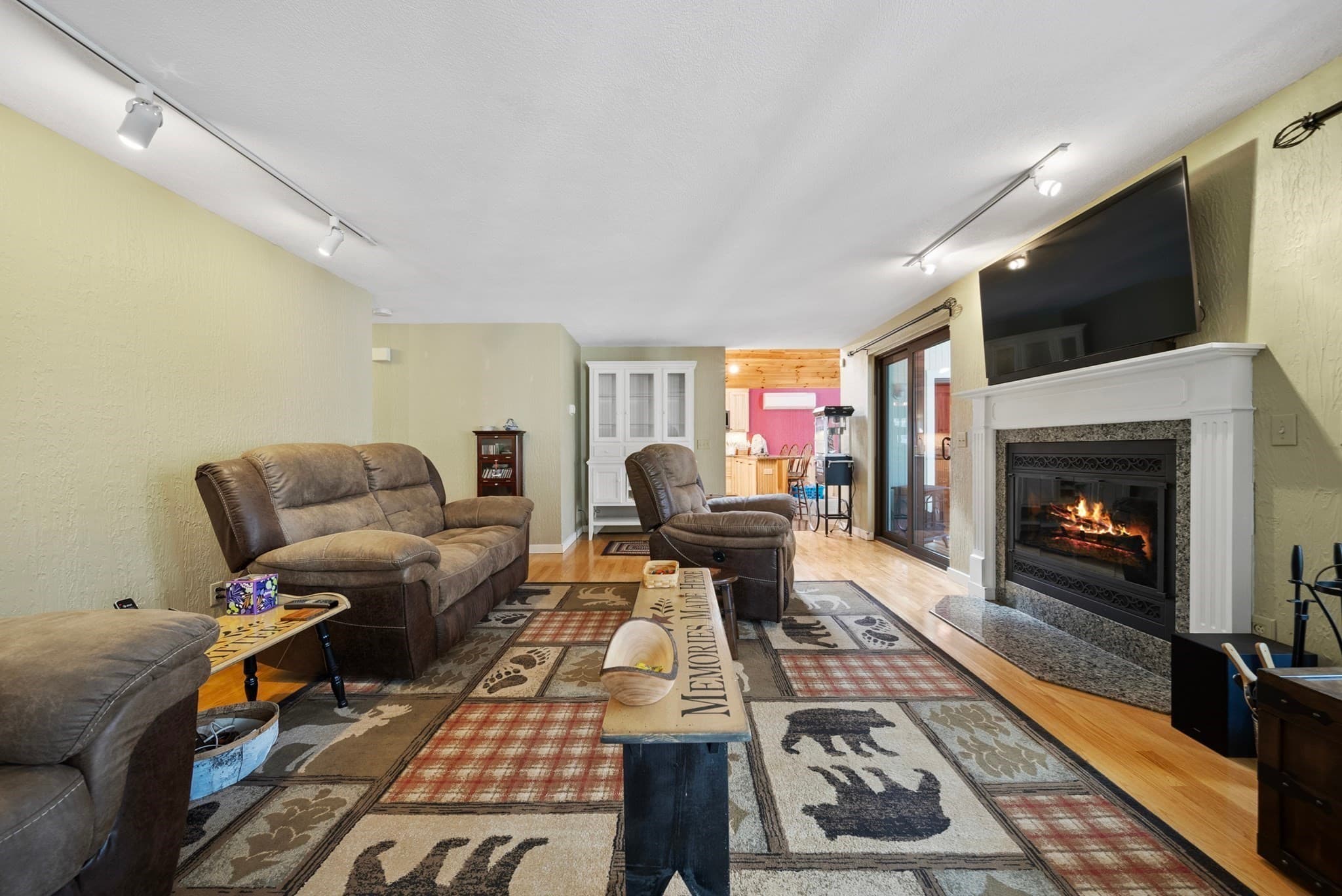 Single Family Residence at 2 Remington Court, Derry NH 03038, Derry, photo 8 of 39