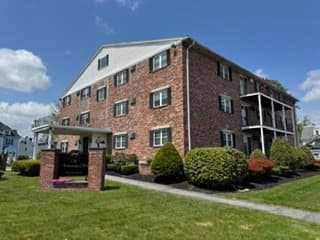 305 Pine St # 12, Lowell MA 01851
