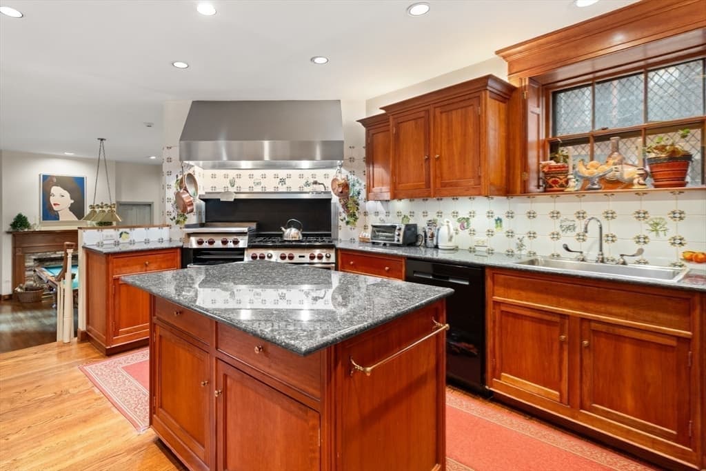 Single Family Residence at 22 Louisburg Square, Boston MA 02108, Boston, photo 12 of 24